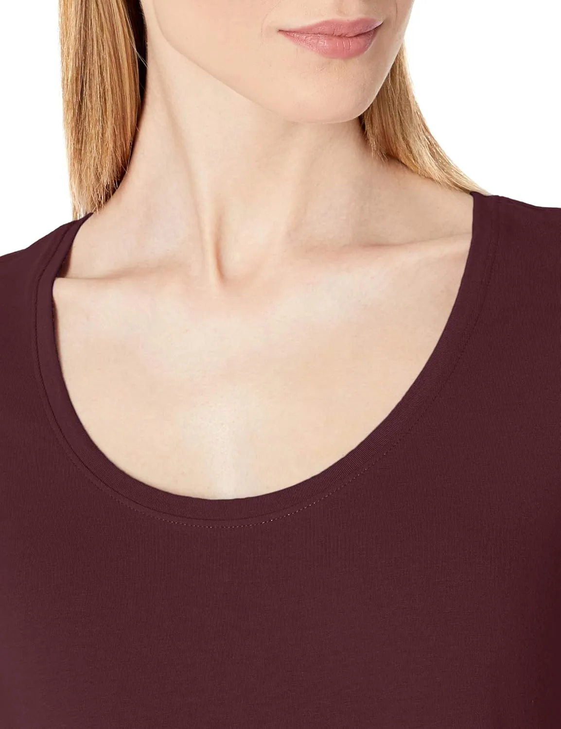 Amazon Essentials Women's Classic-Fit Short-Sleeve Scoop Neck T-Shirt (Available in Plus Size), Pack of 2