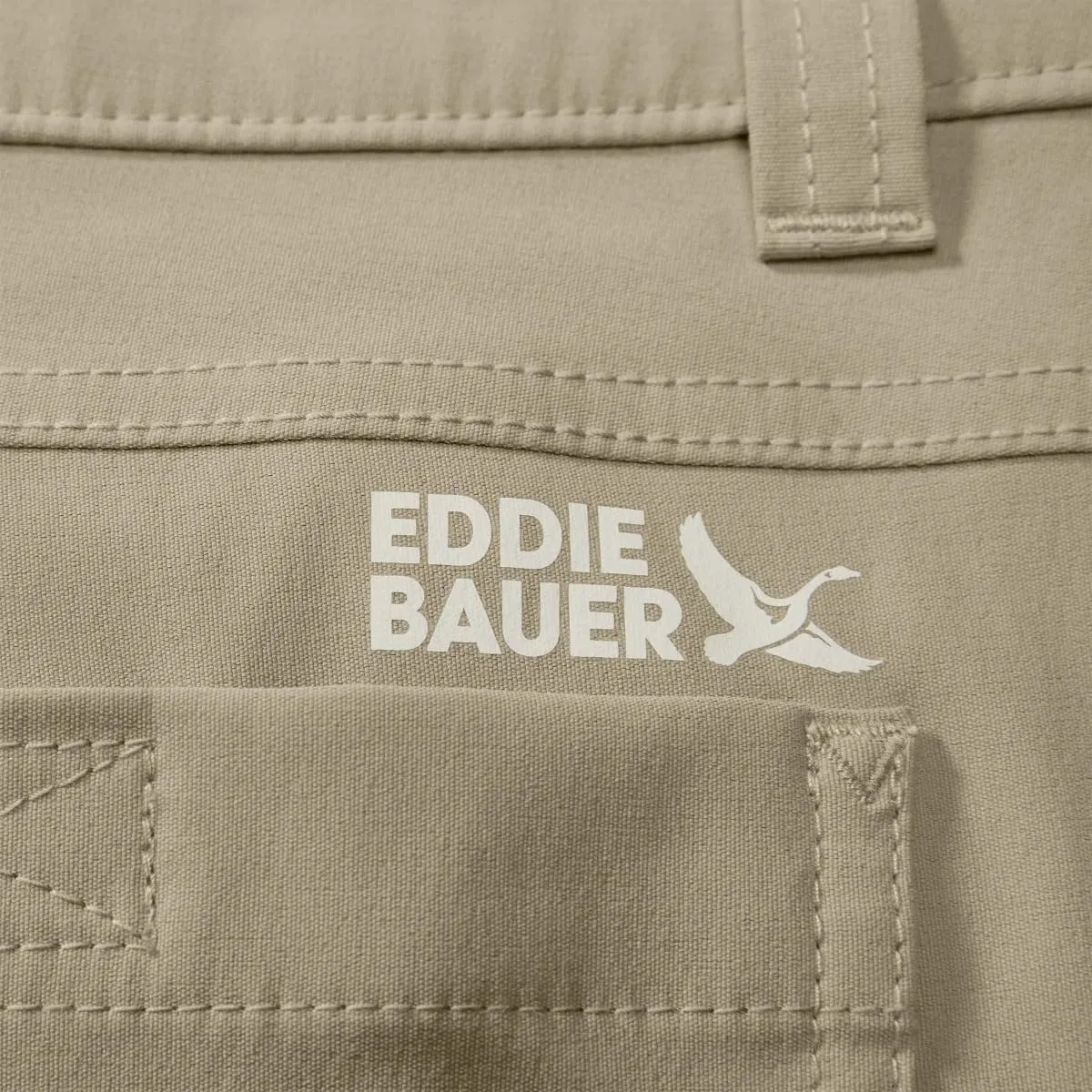 Eddie Bauer Mens UPF 50  Classic Fit Stretch Lightweight Tech Short