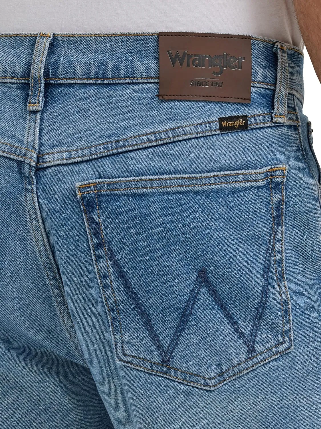 Wrangler Men's Free to Stretch Regular Fit Jeans